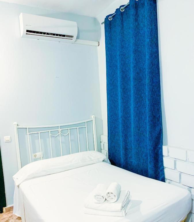 Hostal El Castillo Алькала-де-Гвадаира Экстерьер фото